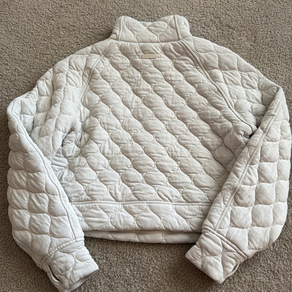 Lululemon Scuba Oversized Quilted Half Zip - Picture 2 of 4